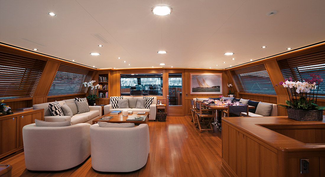 fivea yacht